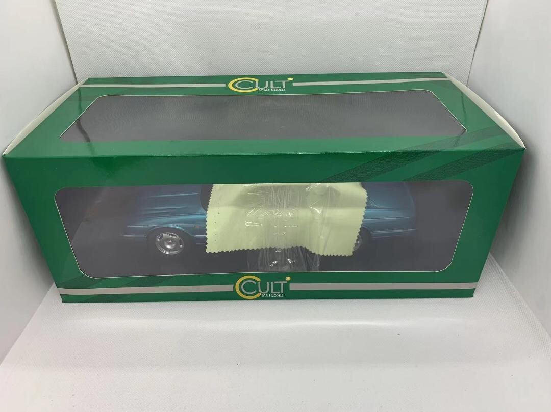 CULT Scale Models 1/18 Jaguar XJR X300 turquoise 1995 with