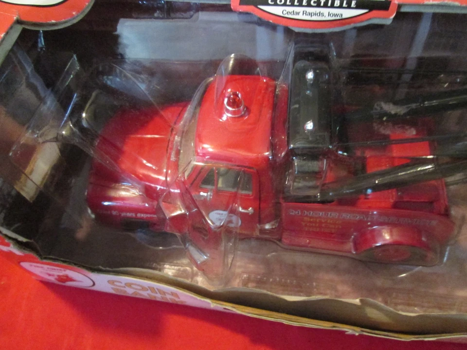 TEXACO 1953 Ford tow truck wrecker by GearBox Collectibles RARE HTF 1/24 8" long - Image 2 of 4