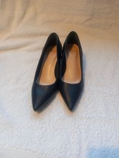 M&S Kitten Heel Pointed Toe Court Shoes for Women's Size 3.5 Navy Blue Leather