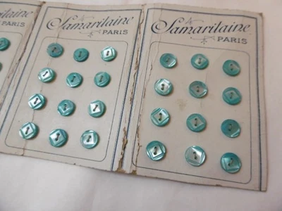 Mercerie 1900 : 3 cartes de 12 boutons nacre bleue gravée - Photo 1/4