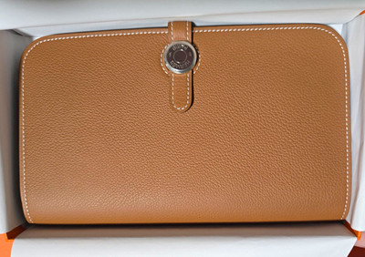 HERMÈS Dogon Duo Gold Evercolor Leather Women s Wallet - Brand New