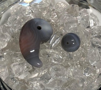 Natural Agate Magatama & Round Bead Set Light Gray Patterned Talisman 35mm Japan