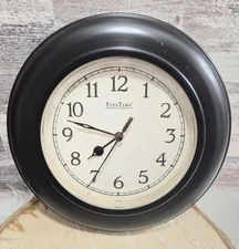 FirsTime An American Timekeeping Co. 8.5" Round Wall Clock Battery. Tested Works