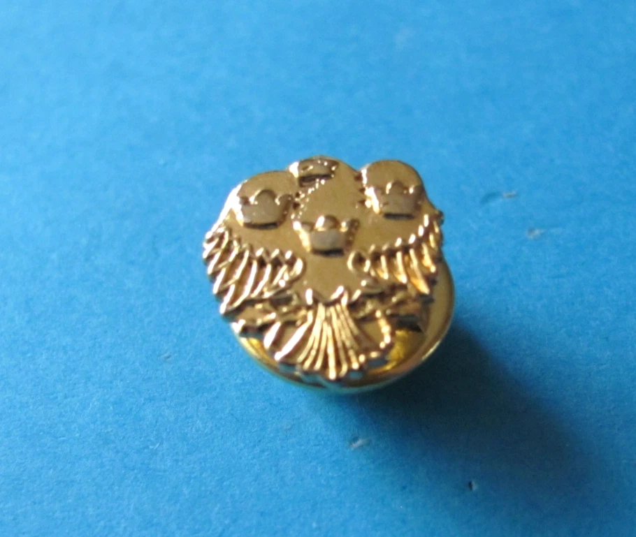 Vintage TINY BARCLAYS Bank  3 Crowns Staff Pin Badge. VGC. Metal. - Image 4 of 4