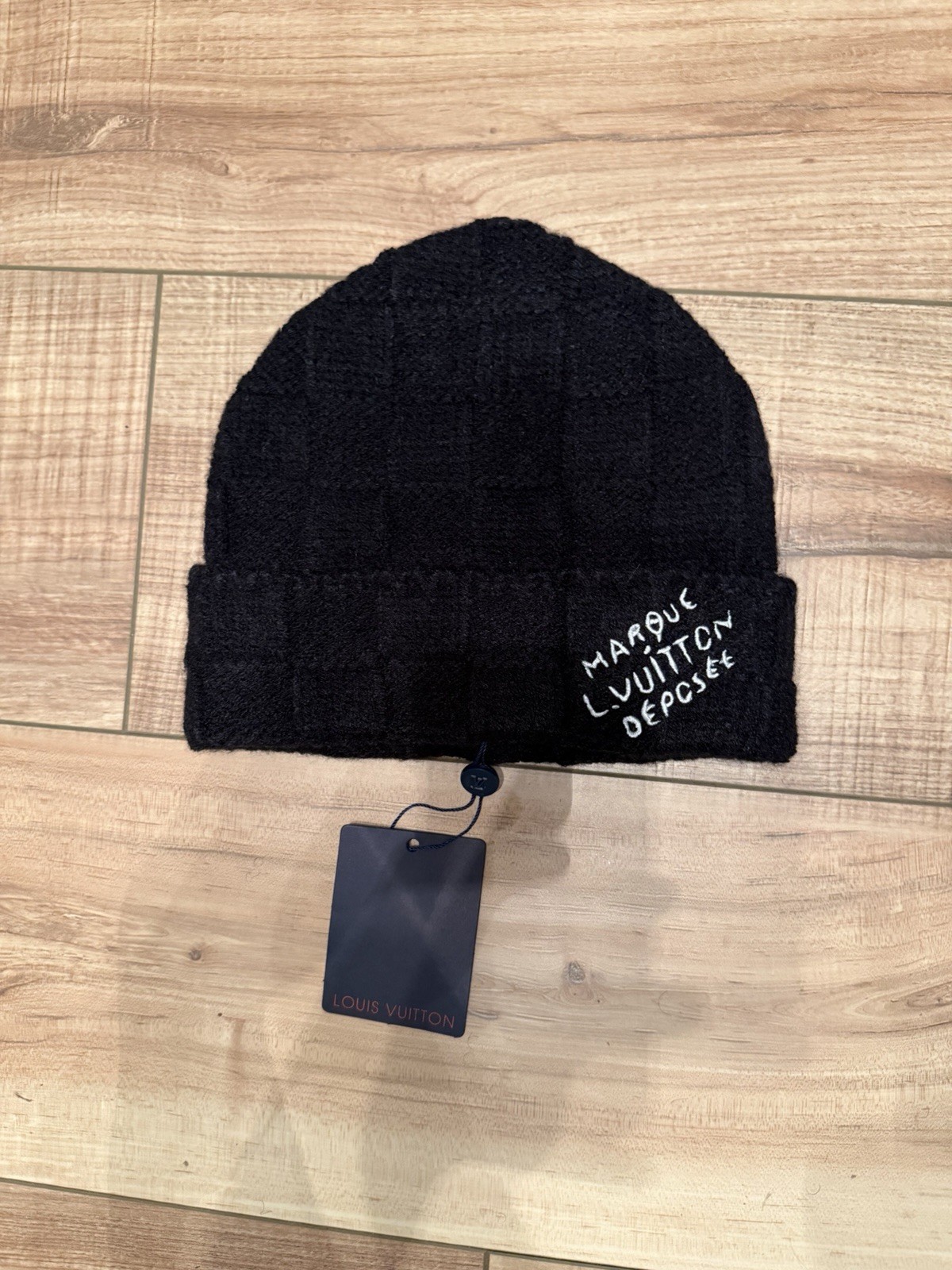 BRAND NEW LV BEANIE DM BEFORE PURCHASING NEXT DAY SHIPPING