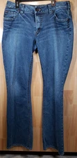 Silver Jeans Co Women’s Jeans 31x32 Blue Bootcut Medium Wash Distressed Hem