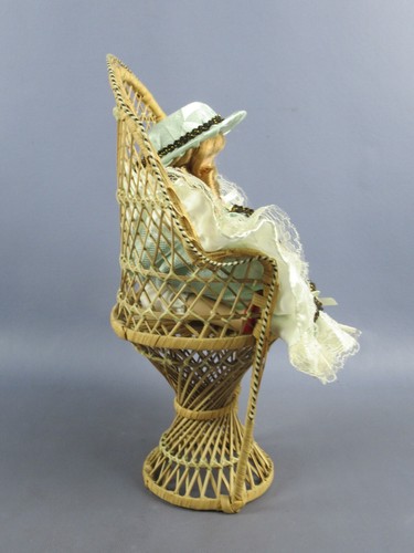 Doll Porcelain On Armchair Wicker Craft Italian Vintage End Xx Sec - Picture 2 of 16
