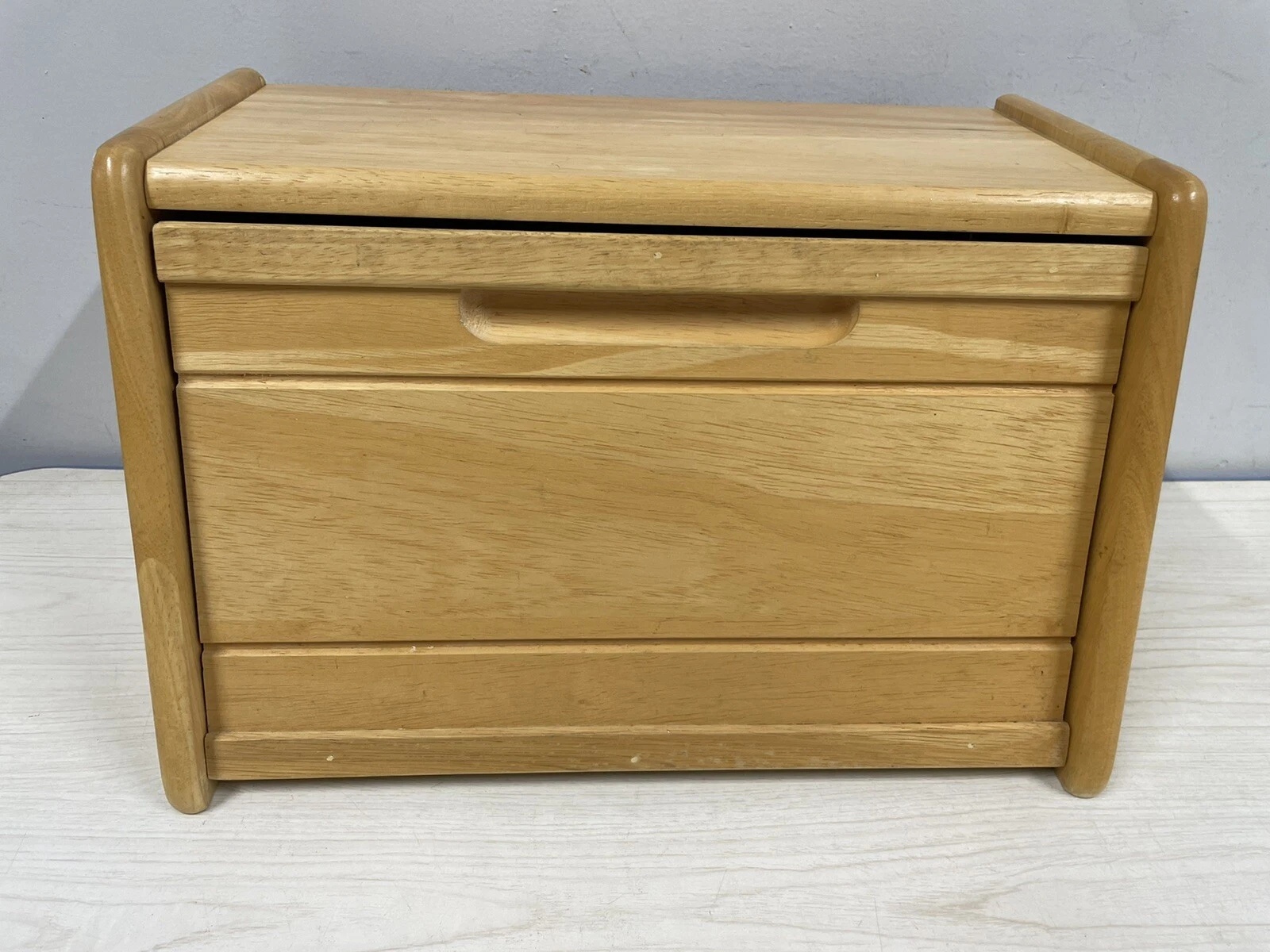Hardwood Bread Box, Vintage Mid Century Modern 1960s In great Condition!