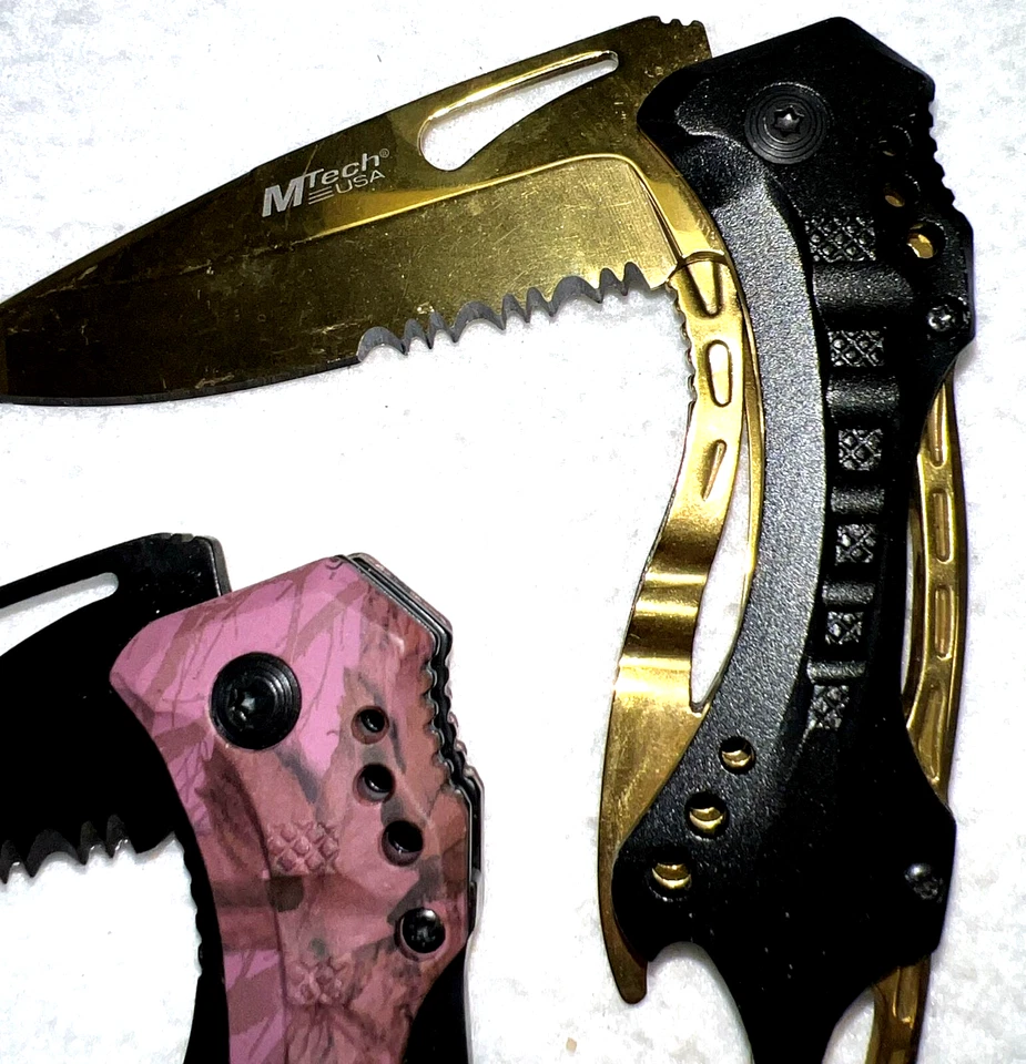 Juego de 2 cuchillos plegables Tac-Force & MTech púrpura y dorado dentado táctico EDC Foto 3 de 4