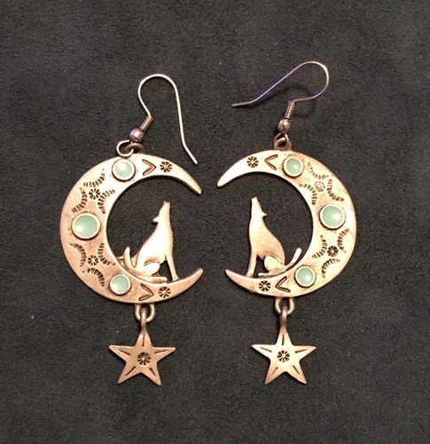 JJ Jonette Wolf Howling Earrings Crescent Moon Silver Tone Pewter Faux Turquoise - Picture 2 of 5