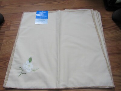 VINTAGE, A PEACOCK CREATION BEIGE POLY BL NAPKINS OF CARNATION FLOWERS SET OF 12