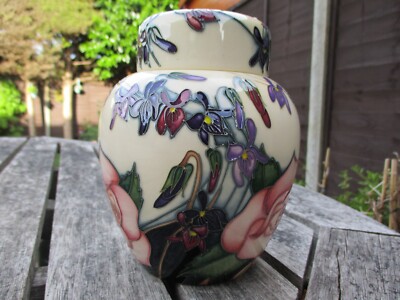 MOORCROFT ZWÖLFTE NACHT INGWERGLAS. DESIGN PROBE. Emma Bossons 2004
