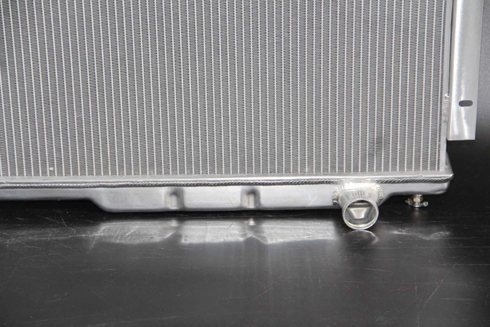 KKS Polished 3 Rows Aluminum Radiator For 1972-86 Jeep CJ5 CJ6 CJ7 Chevy Engine - Image 4 of 4