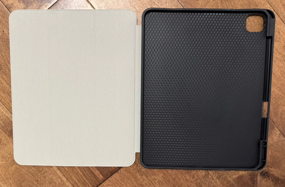 Brand new Soke Case for iPad Pro 13 with pencil holder, Tri-Fold, Flowers - Image 3 of 4