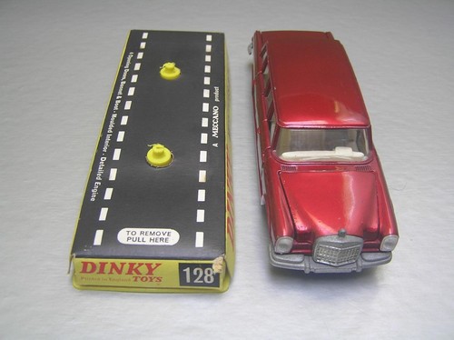Dinky Toys 128 Mercedes Benz 600 Pullman Limousine with scarce blue base NMIB+ - Picture 4 of 10