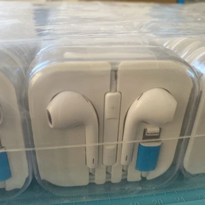 Neuf - Lot Revendeur Pack 50x Écouteur Pour iPhone - Photo 1/2