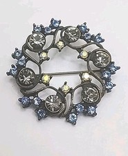 Vintage Blue Rhinestone Circle Wreath Brooch With Aurora Borealis Crystals 1.75"