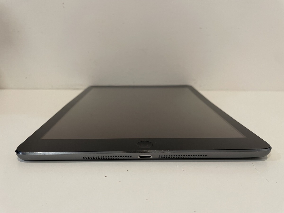 Apple iPad Air 1st Generation 16GB - Wi-Fi, 9.7 in - Space Gray