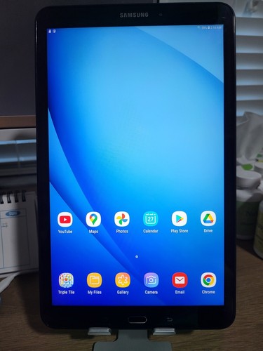 Samsung Galaxy Tab A SM-T580 10.1-Inch Touchscreen 16 GB 2 GB Ram Screen Smudges