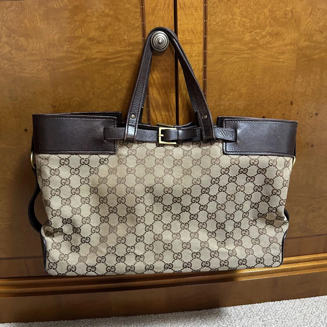 Prix réduit ! Sac fourre tout GUCCI motif GG