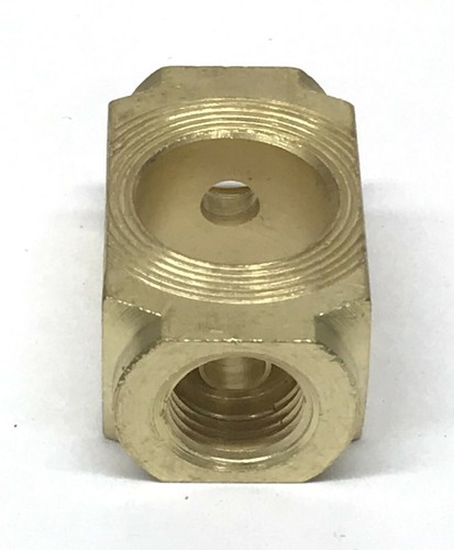 1939-1948 Ford brake master cylinder outlet fitting 99A-2076 - Picture 2 of 2