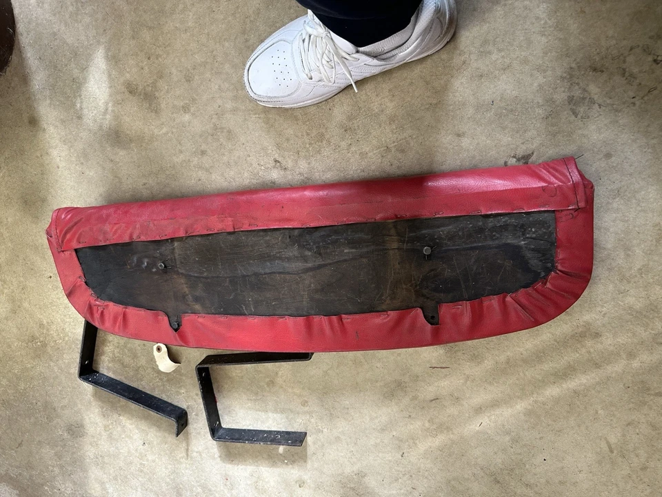 Asiento ocasional Triumph TR3. Foto 2 de 2