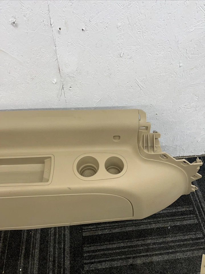 LH interior inferior quarto painel acabamento cashmere 2007-2014 Cadillac Escalade ESV - Imagem 4 de 4