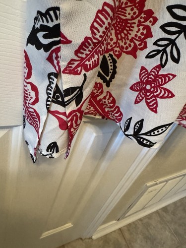 RED,IVORY,BLACK FLORAL PRINT BLOUSE-SIZE 26W-MODERN ESSENTIALS BRAND-COLLARED - Picture 6 of 7