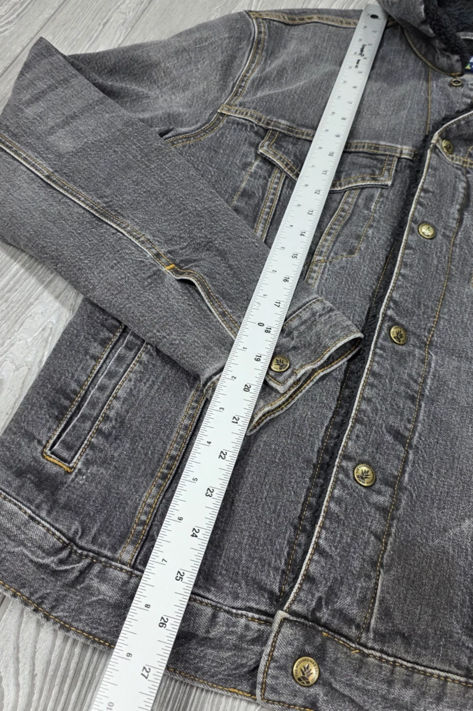 Chubbies Men's Fade Gray Denim Sherpa Black Lined Trucker Jacket Pockets Size M - product detail image 17