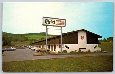 SUSSE Chalet Motor Lodge Postcard White River Junction Vermont 1970s AA424