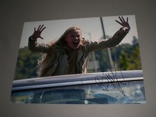 Danika Yarosh Heroes signed signiert autograph Autogramm  20x28 Foto in person
