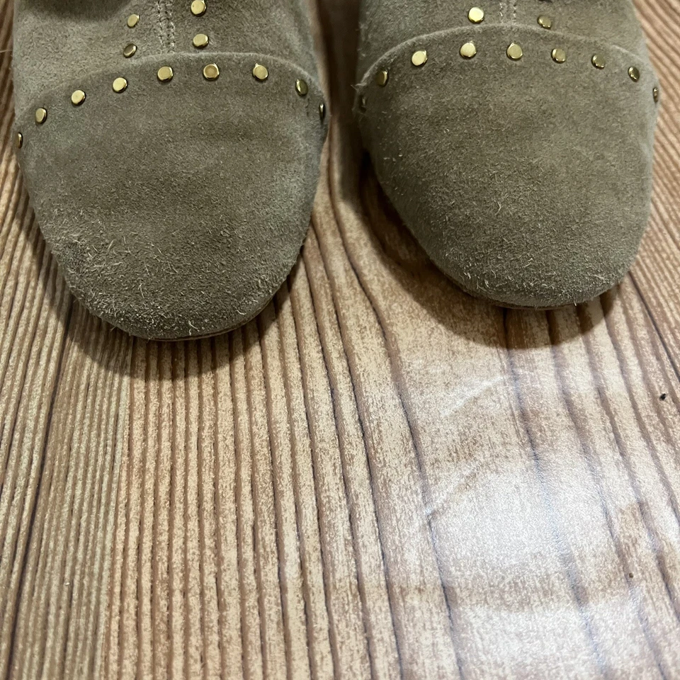 Rebecca Minkoff Amaira Military Gold Flat Stud Beige Sand Tan Wood Cylinder Heel - Image 3 of 4