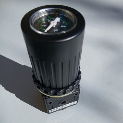 Luftdruckregler AVENTICS MNR 0821302559 + Manometer