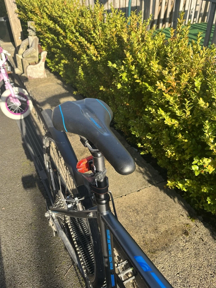 Giant Escape 3 Hybrid Bike Aluminium 700C M Flat Bar Rim Brakes Mudguards, photo 4 of 5