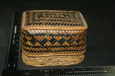 PRIMATIVE TIGHTLY WOVEN CHEESE BUTTER  BASKET BAMBOO RATTAN WITH LID RARE 
