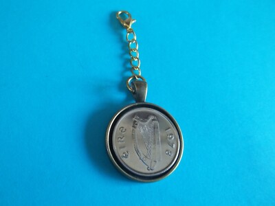 FIVE (5) PENCE COIN - IRISH - EIRE - BRONZE CASED PENDANT / CHARM - 1970 to 1990