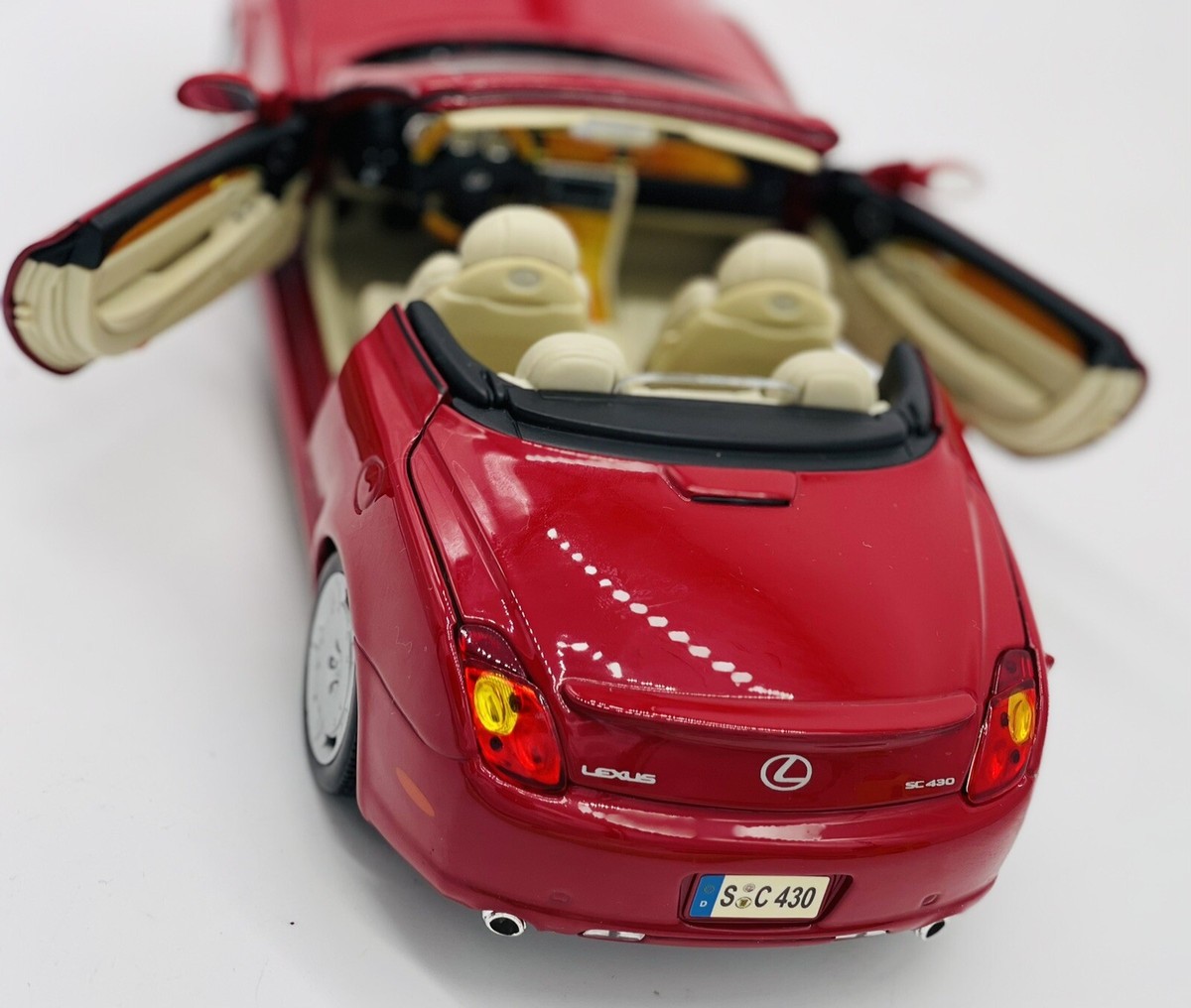 マイスト　LEXUS SC430 Maisto Lexus SC 430 Red Convertible Die-Cast Car 1:18 Scale