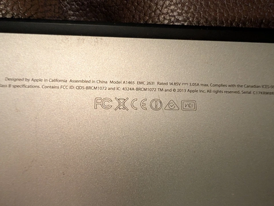 Apple MacBook Air 11.6 Zoll Model A1465 - Bild 3 von 4