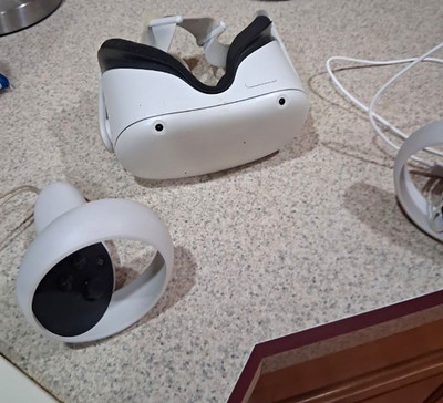 Meta Oculus Quest 2 Standalone VR Headset 120Hz w/ Controllers, White