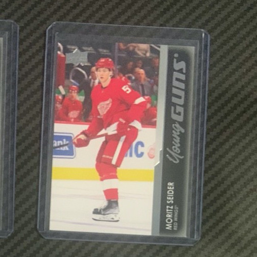 21-22 Upper Deck Series 2 - Young Guns Moritz Seider #469