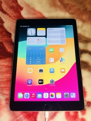 Apple iPad 6. Generation 32 GB Wi-Fi 9,7 ZollGrau