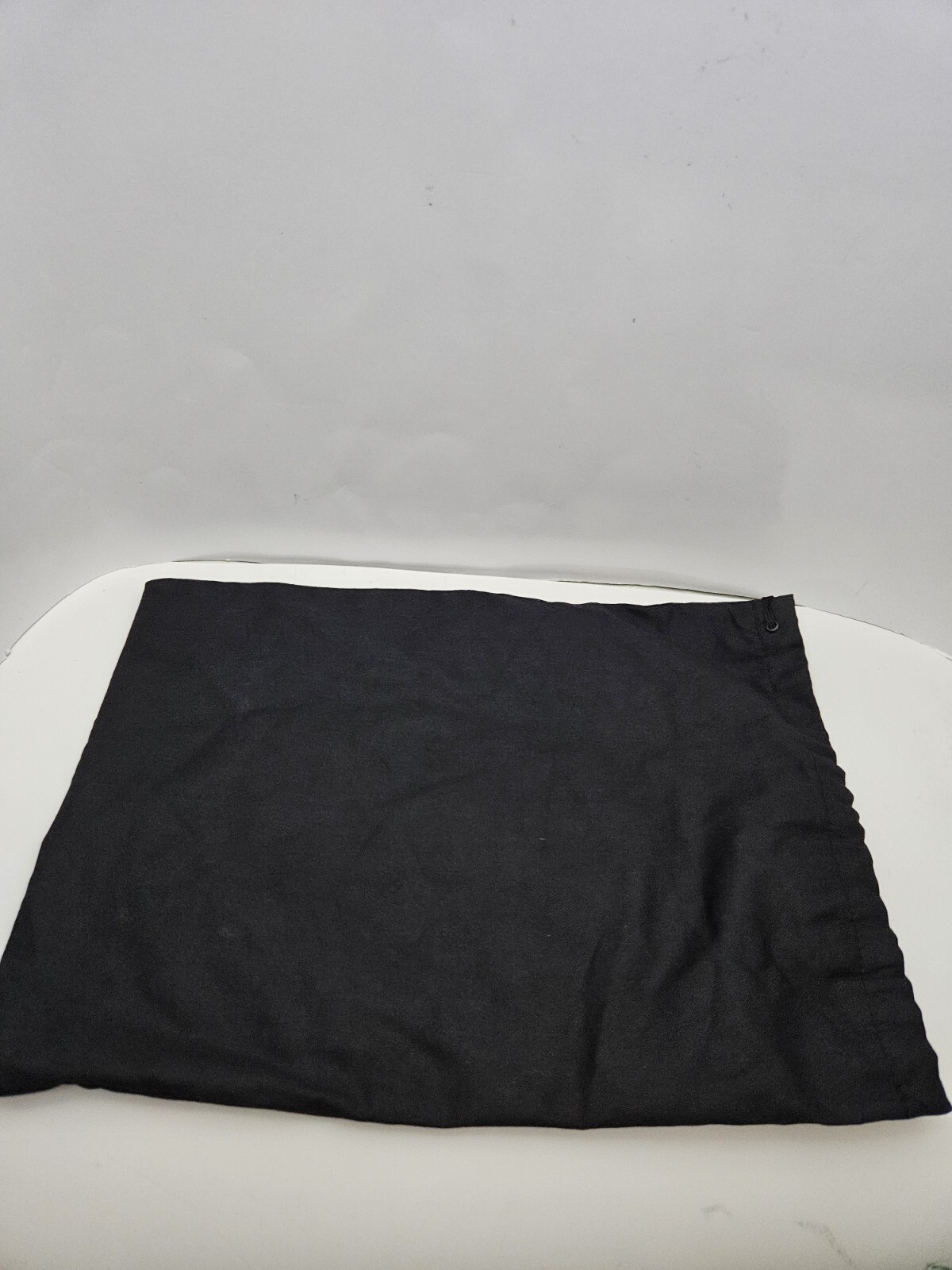 Saint Laurent Sacchetto antipolvere foderato in tessuto nero 10x13 5 con coulisse di design (0376)