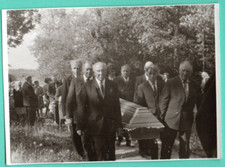 LATVIA LETTLAND Funeral Ceremony at the Cemetery VINTAGE PHOTO 146