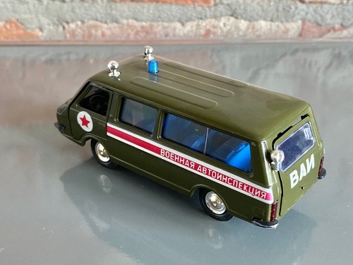Novoexport UAZ GAZ POLICE ZIL CA KRAZ LKW 1:43 NVA DDR Militär CCCP UDSSR USSR - Bild 3 von 4