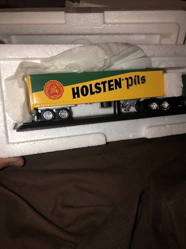 Matchbox Holsten Pils DAF Tractor Trailer Truck brewmaster 1:100 - Picture 2 of 6