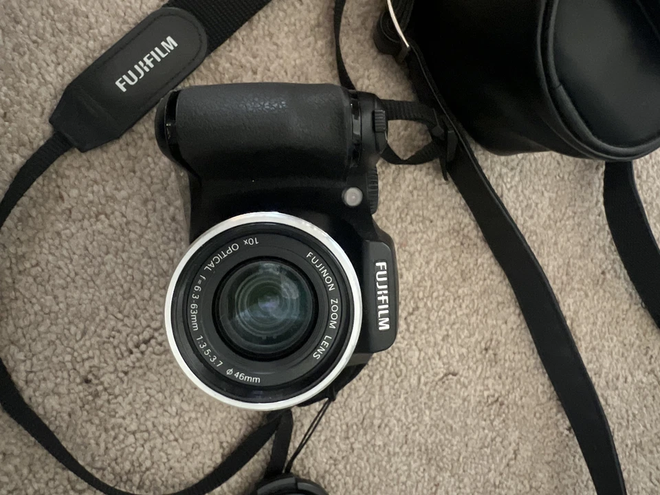 Fujifilm FinePix S Series S5700 7.1MP Digital Camera - Silver, photo 2 of 5