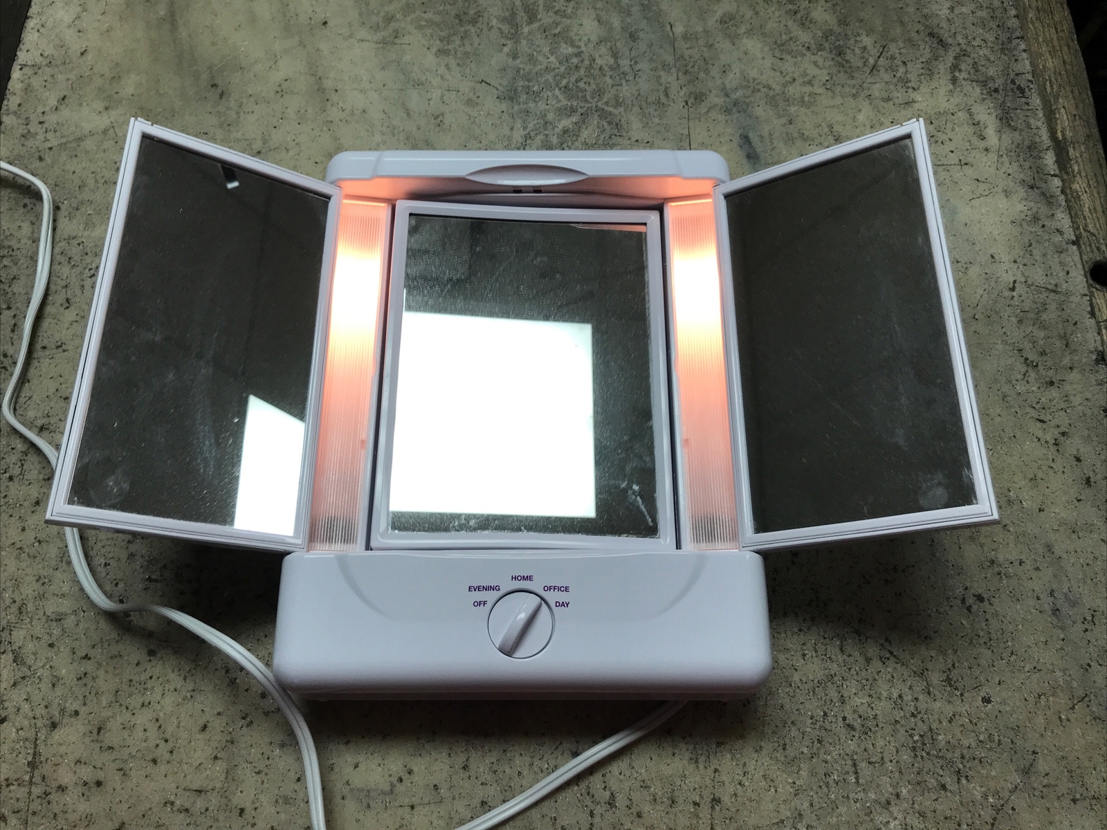 Conair Cosmetic Mirror Reflections Incandescent Lighted 1X/5X + 4 Light Settings 793379297972 eBay
