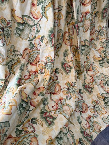 Warm PAIR of INTERLINED FLORAL Curtains 76" drop x 50" Triple Pleat 100" as pair - Picture 10 of 17