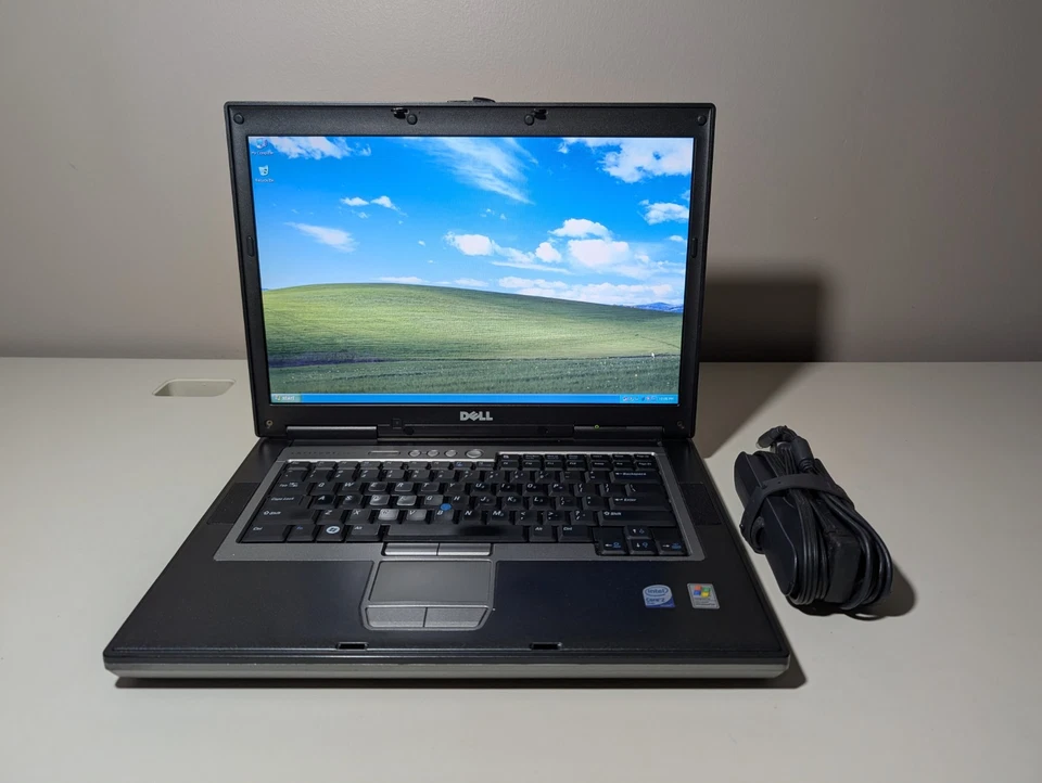 15.4″ Dell Latitude D830 — Core 2 Duo T7250 • 4GB RAM • 1TB HDD • DVD, XP 32-Bit - Image 2 of 4