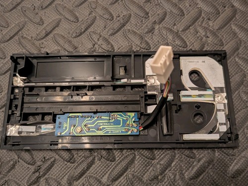 16138181 GM Delco Yellow Print Radio Front Face Cover Plate - 1990-1992 - Picture 2 of 3